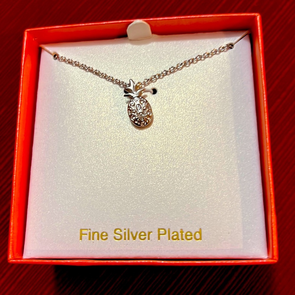 Necklace NWOT Fine Silver Plated